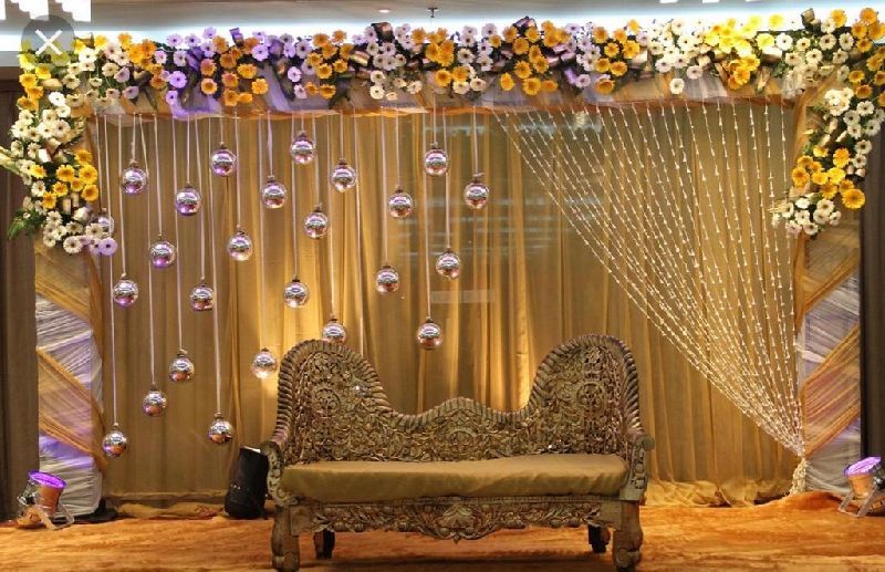 Flower arrangement centerpiece